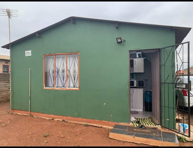 2 BEDROOM HOUSE FOR SALE IN TSHEPONG